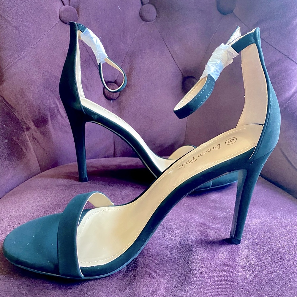 Black suede sandals heels.